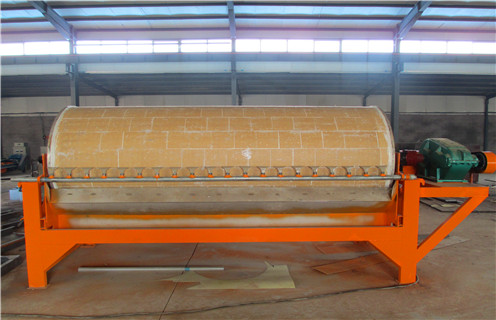 濕式磁選機(jī)，湖南濕式磁選機(jī)生產(chǎn)廠家_湖南濕式磁選機(jī)生產(chǎn)廠家磁場(chǎng)一般為多少_磁塊如何排列